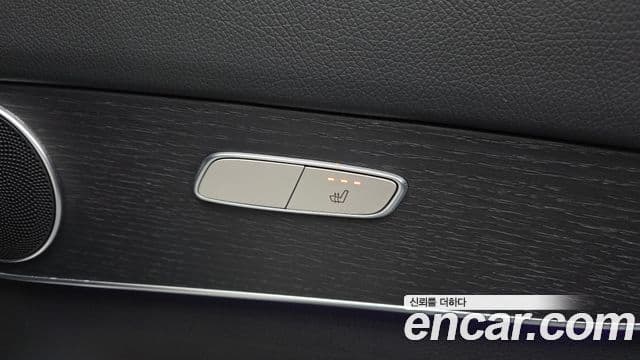 Mercedes-Benz GLC-Class 2021 — Photo 29/33
