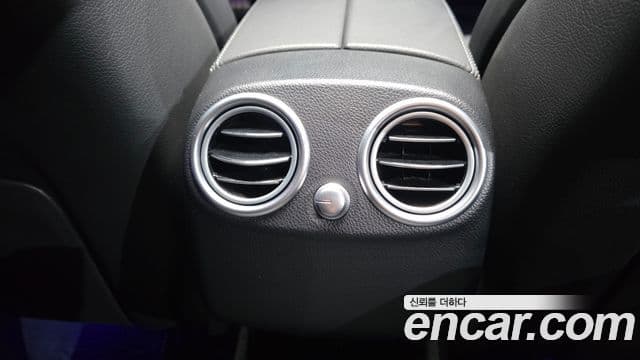Mercedes-Benz GLC-Class 2021 — Photo 32/33