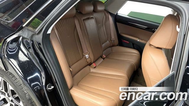Hyundai Grandeur 2023 — ფოტო 11/20