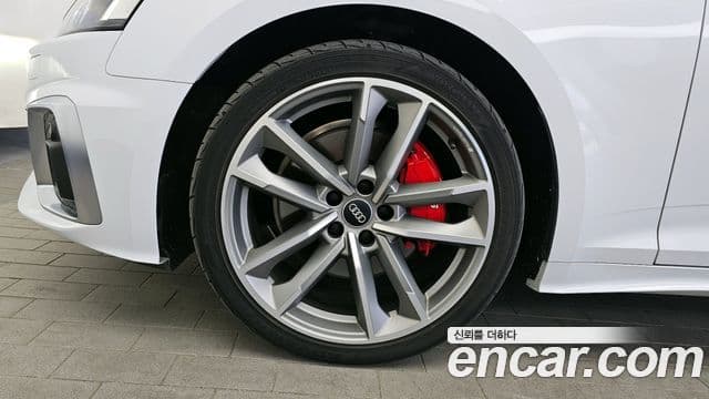 Audi A5 2021 — ფოტო 5/20
