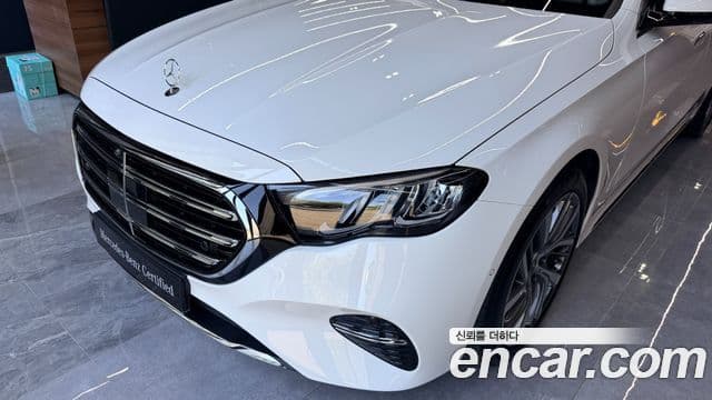 Mercedes-Benz E-Class 2024 — Şəkil 8/14