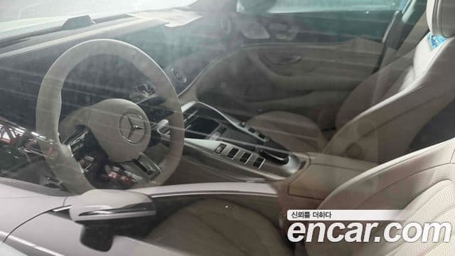 Mercedes-Benz AMG GT 2025 — Photo 2/3