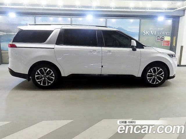Kia Carnival 2023 — ფოტო 3/20