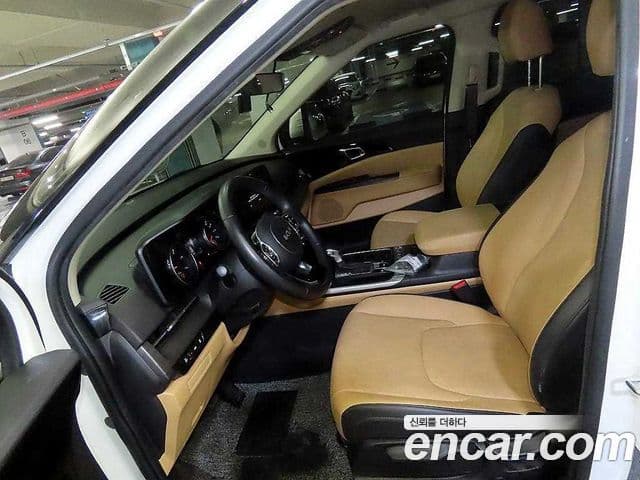 Kia Carnival 2023 — фото 6 из 20