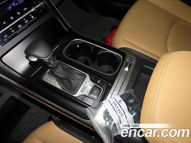 Kia Carnival 2023 — ფოტო 12/20