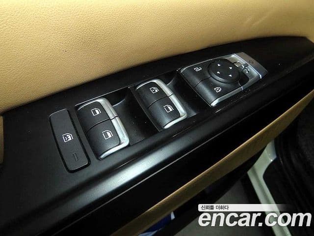 Kia Carnival 2023 — ფოტო 13/20