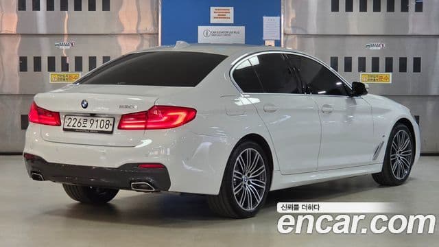 BMW 5 Series 2020 — ფოტო 2/20
