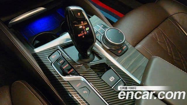 BMW 5 Series 2020 — ფოტო 8/20
