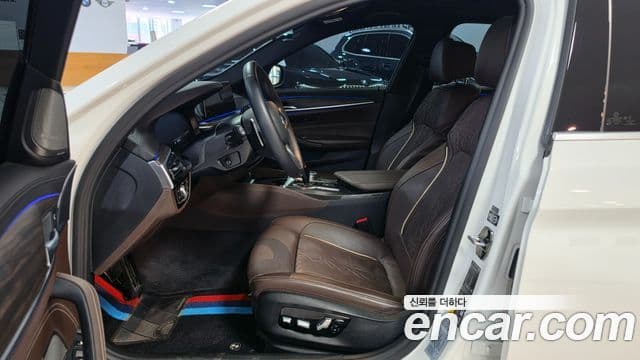 BMW 5 Series 2020 — фото 9 из 20