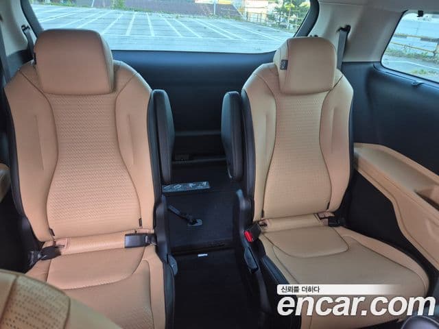 Kia Carnival 2021 — Фото 8/15