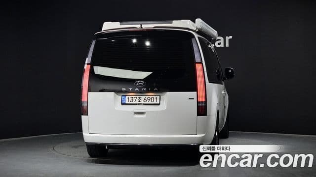Hyundai Staria 2022 — ფოტო 4/20