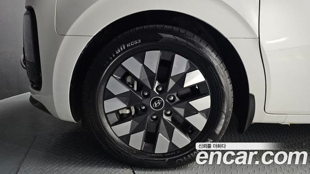 Hyundai Staria 2022 — ფოტო 5/20