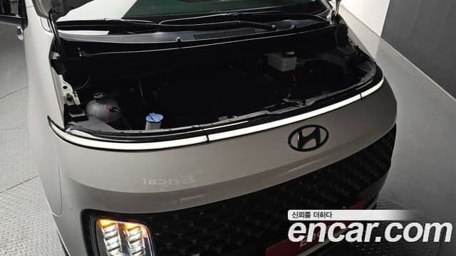 Hyundai Staria 2022 — ფოტო 6/20