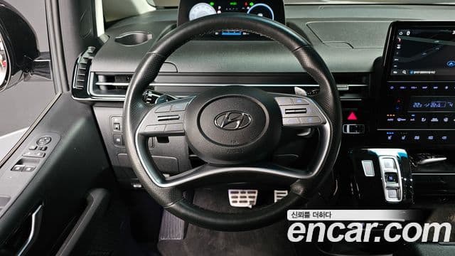 Hyundai Staria 2022 — ფოტო 13/20