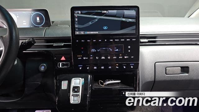 Hyundai Staria 2022 — ფოტო 14/20