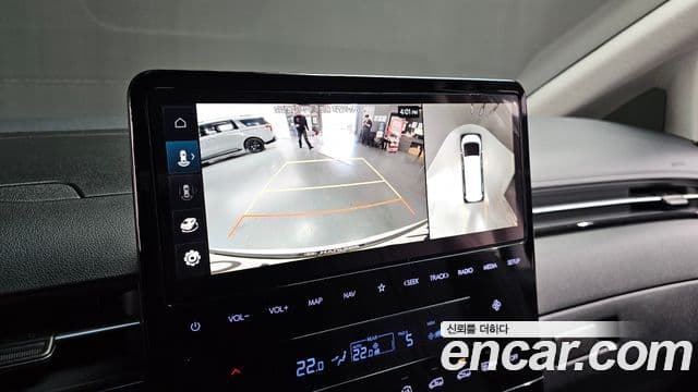 Hyundai Staria 2022 — ფოტო 15/20