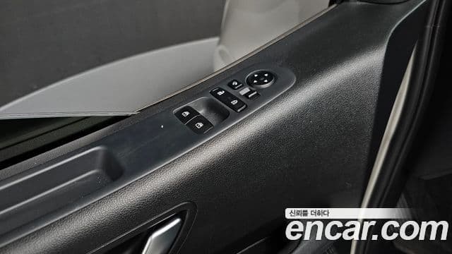 Hyundai Staria 2022 — ფოტო 17/20