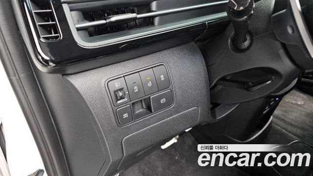 Hyundai Staria 2022 — ფოტო 18/20