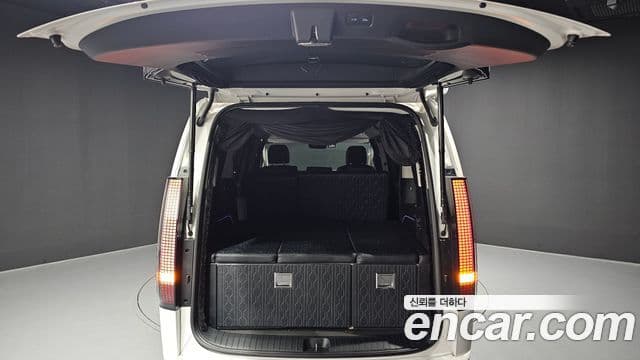 Hyundai Staria 2022 — ფოტო 20/20