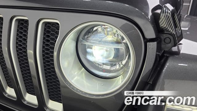 Jeep Wrangler 2019 — ფოტო 2/31