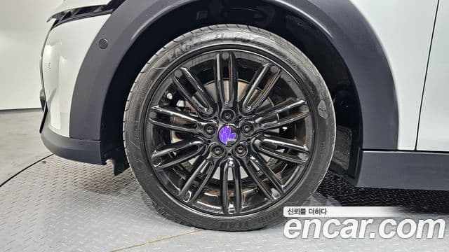 Mini Cooper S 2024 — ფოტო 7/20
