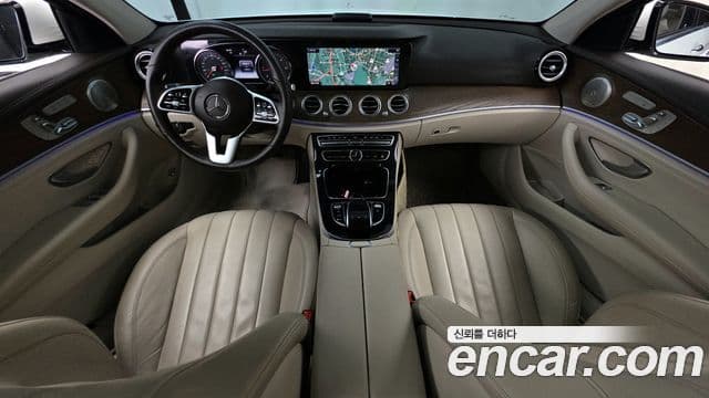 Mercedes-Benz E-Class 2019 — Şəkil 7/20