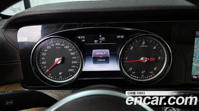 Mercedes-Benz E-Class 2019 — Şəkil 8/20