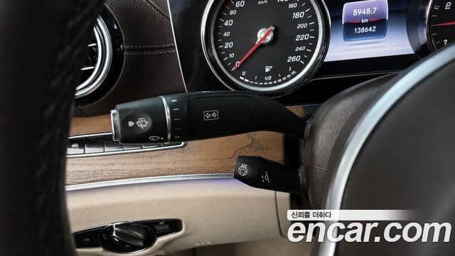 Mercedes-Benz E-Class 2019 — Şəkil 17/20