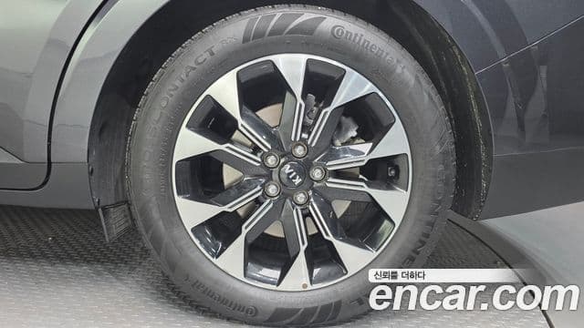 Kia Carnival 2021 — Şəkil 9/37