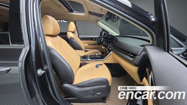 Kia Carnival 2021 — Şəkil 35/37