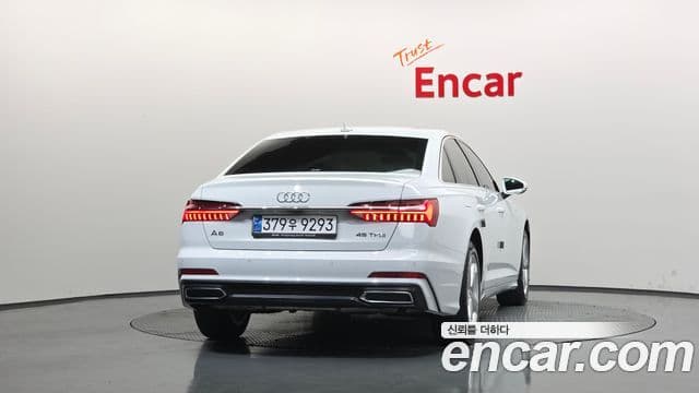Audi A6 2020 — ფოტო 22/32