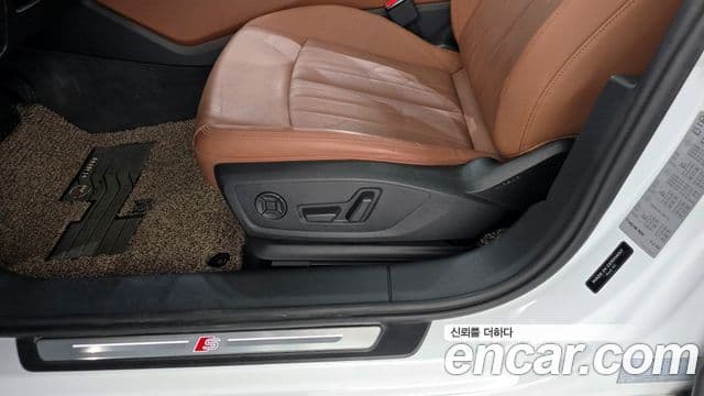 Audi A6 2020 — ფოტო 26/32