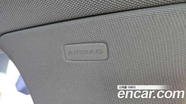 Audi A6 2020 — ფოტო 28/32