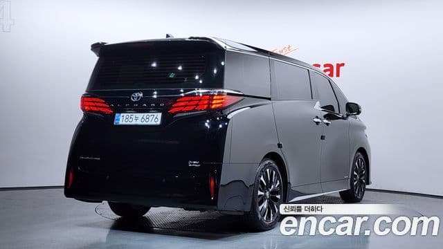 Toyota Alphard 2024 — ფოტო 2/20