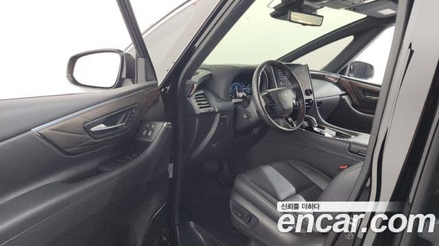 Toyota Alphard 2024 — ფოტო 10/20