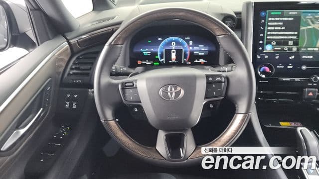 Toyota Alphard 2024 — фото 13 из 20