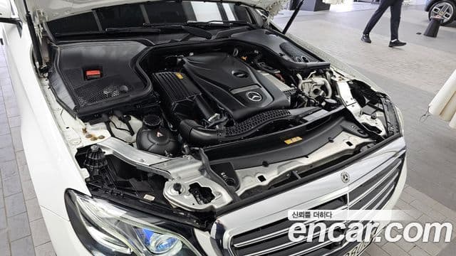 Mercedes-Benz E-Class 2019 — ფოტო 6/20