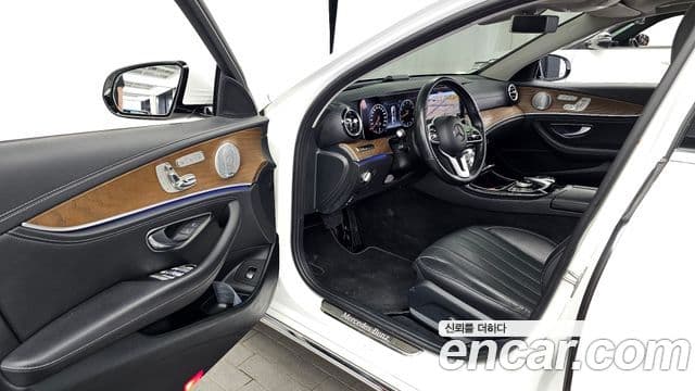 Mercedes-Benz E-Class 2019 — ფოტო 10/20