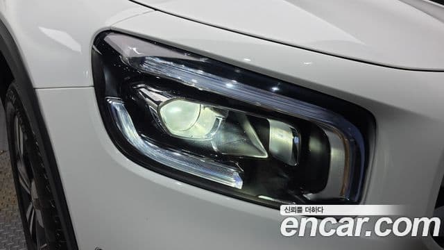 Mercedes-Benz GLB-Class 2022 — Photo 24/34