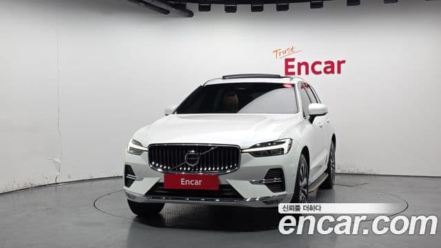 Volvo XC60 2023 — ფოტო 3/20
