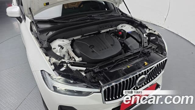 Volvo XC60 2023 — ფოტო 6/20