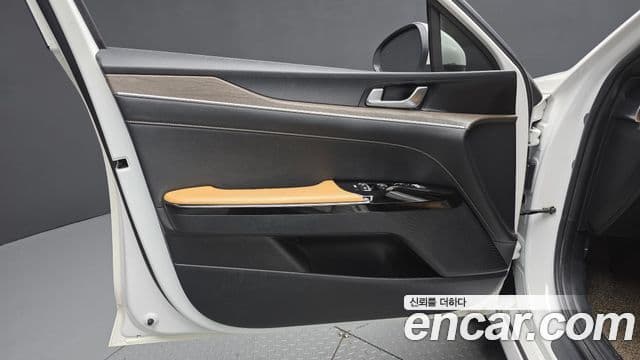 Kia K5 2020 — Photo 10/32