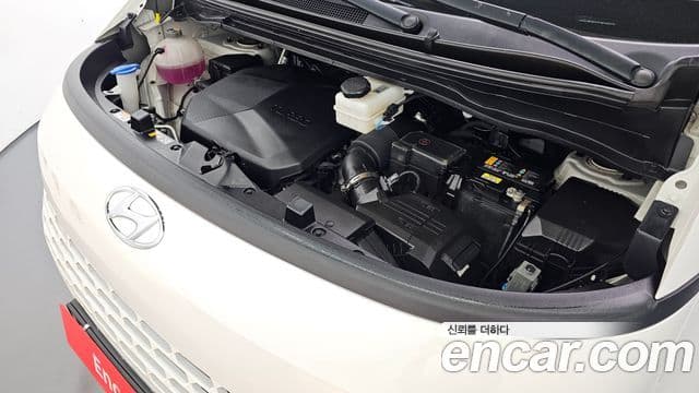 Hyundai Staria 2022 — ფოტო 6/20