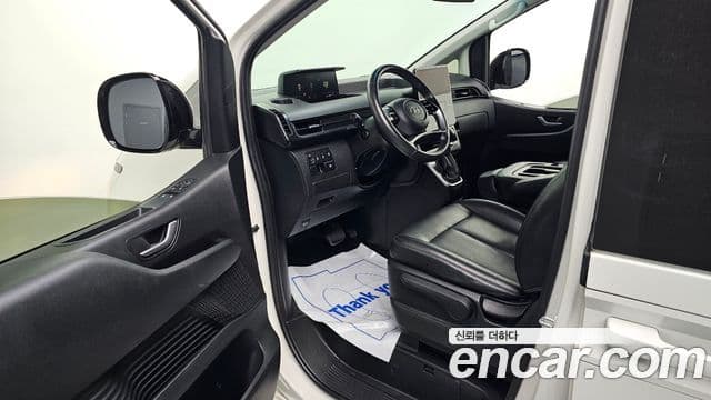 Hyundai Staria 2022 — ფოტო 10/20