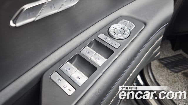 Genesis GV80 2020 — ფოტო 14/20