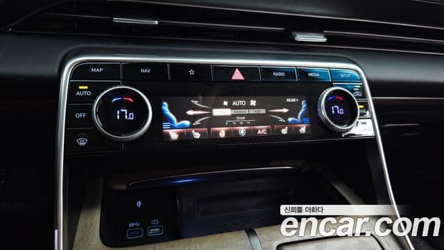 Genesis GV80 2020 — ფოტო 19/20