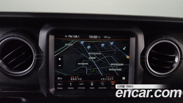 Jeep Wrangler 2019 — Şəkil 12/20