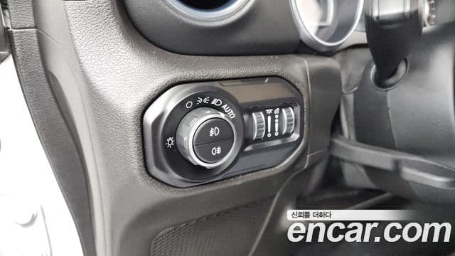 Jeep Wrangler 2019 — Şəkil 20/20