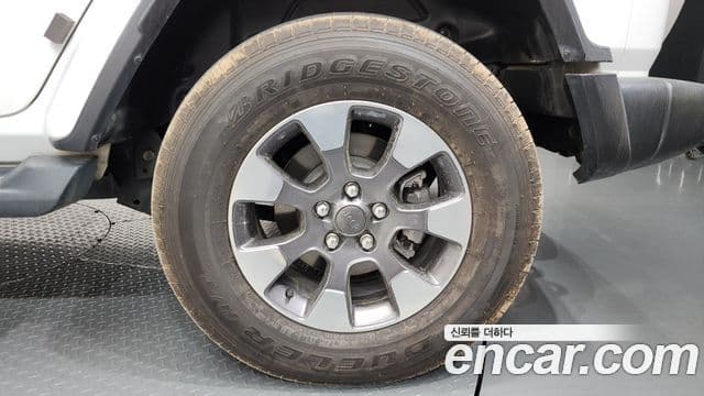 Jeep Wrangler 2019 — ფოტო 10/34