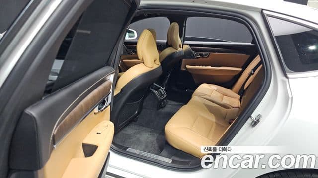 Volvo S90 2021 — ფოტო 13/20